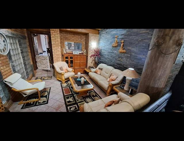 5 BEDROOM HOUSE FOR SALE IN GHOLFSIG